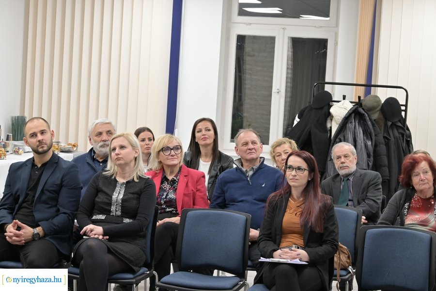 Stílus és politika - dr. Schiffer Miklós előadása