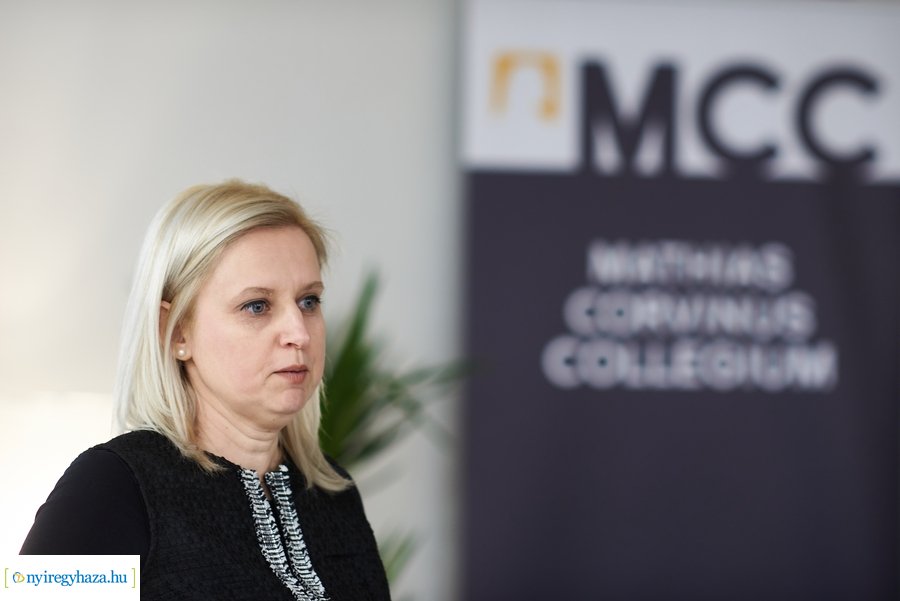 Stílus és politika - dr. Schiffer Miklós előadása