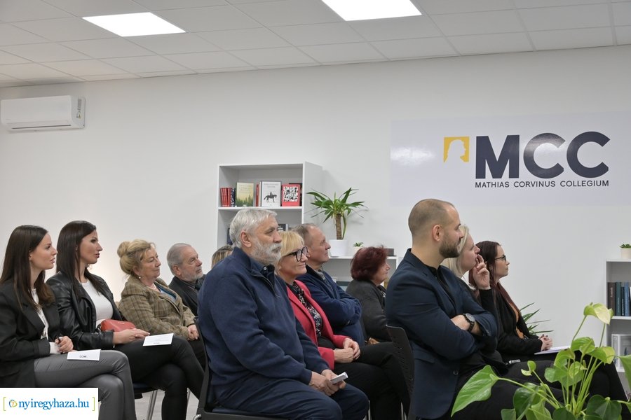 Stílus és politika - dr. Schiffer Miklós előadása