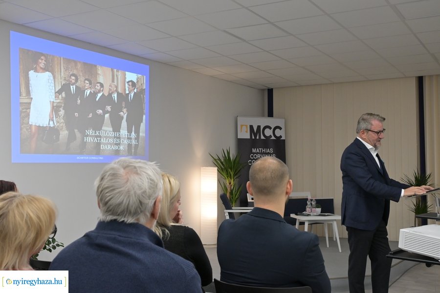 Stílus és politika - dr. Schiffer Miklós előadása