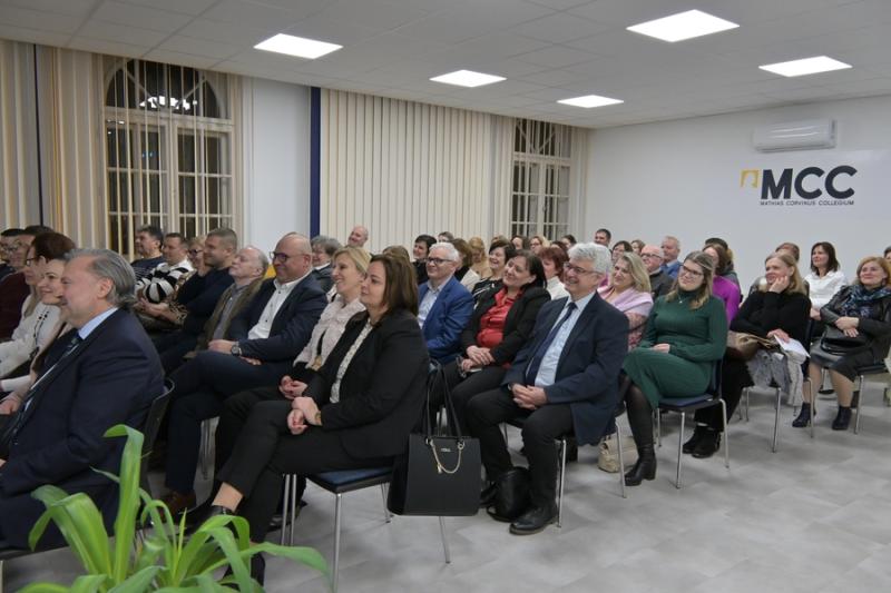 Stílus és politika - dr. Schiffer Miklós előadása