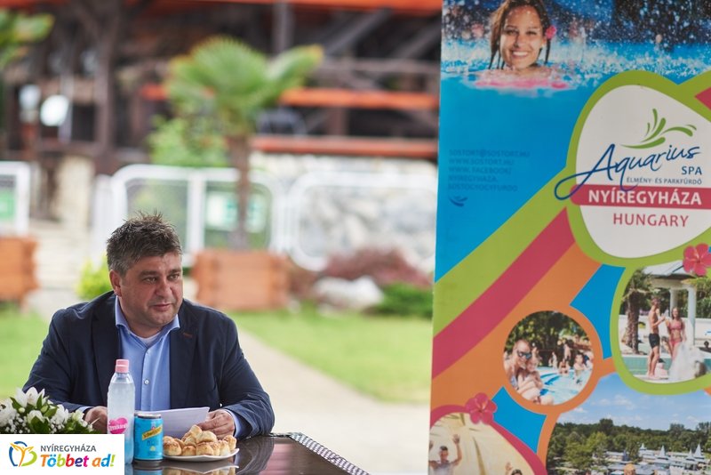 Strand nyitó sajtótájékoztató