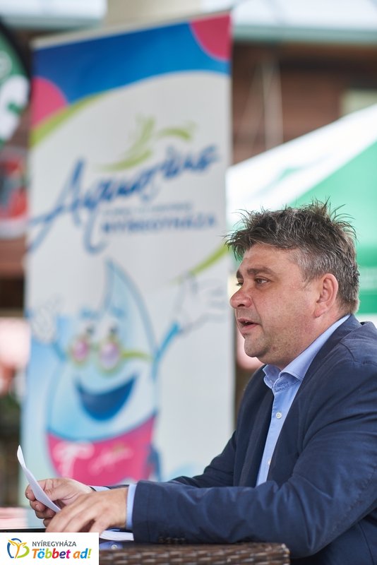 Strand nyitó sajtótájékoztató