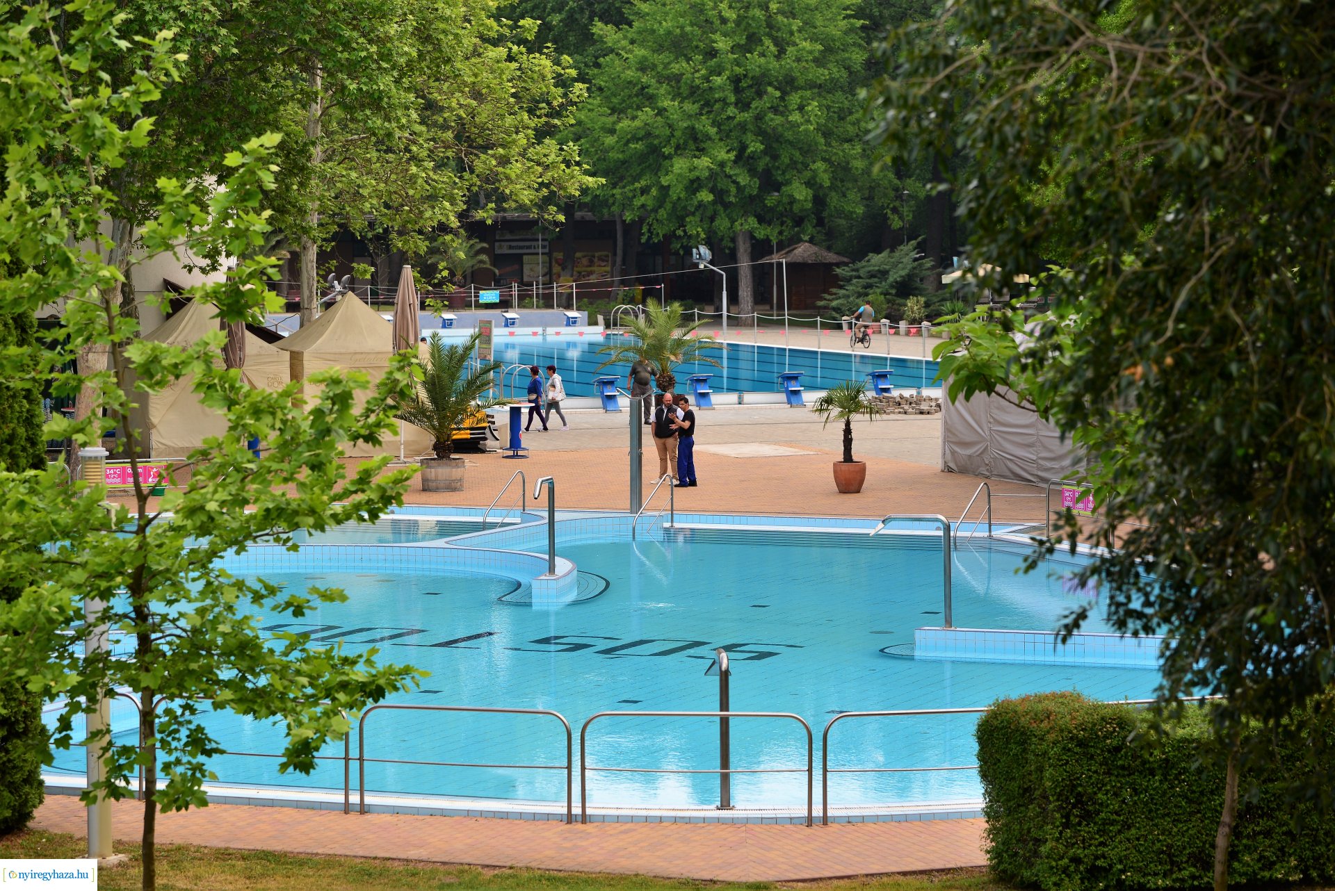 Strandnyitással kapcsolatos sajtótájékoztató