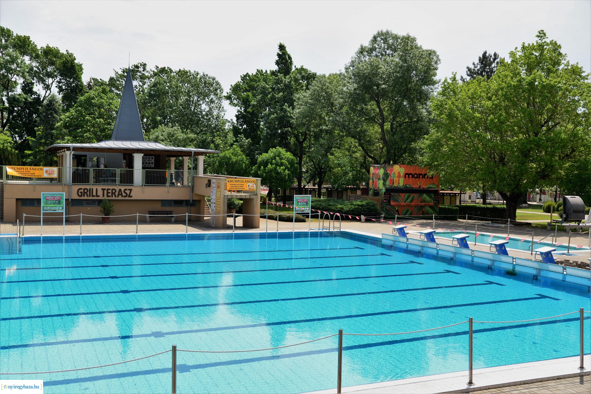 Strandnyitással kapcsolatos sajtótájékoztató