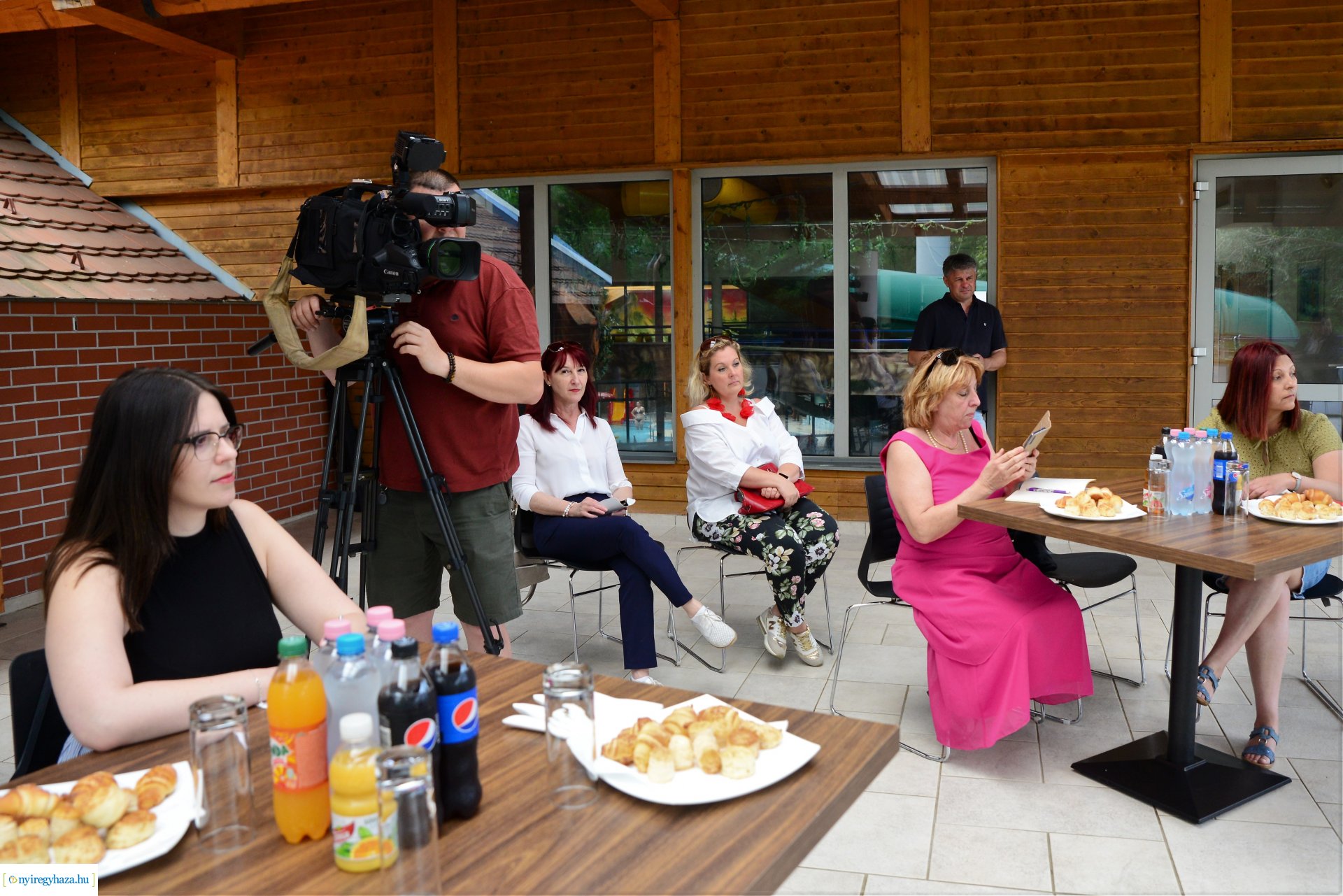 Strandnyitással kapcsolatos sajtótájékoztató