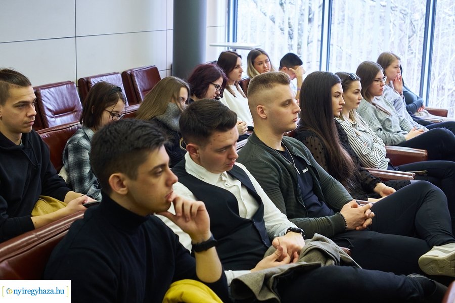 Stumpf István előadása az egyetemen