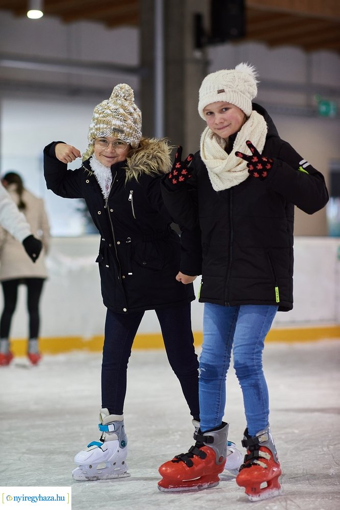 Sulis csúszás a jégpályán