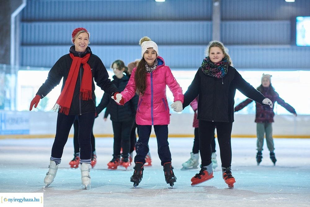 Sulis csúszás a jégpályán