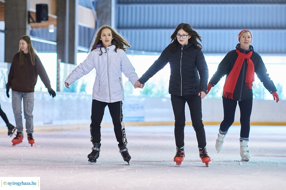 Sulis csúszás a jégpályán