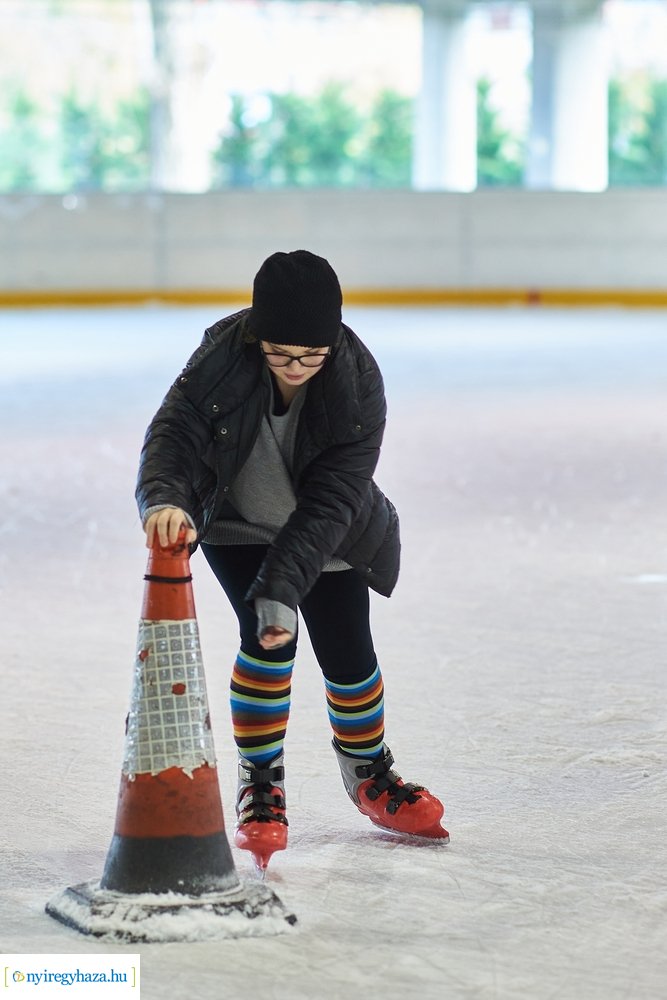 Sulis csúszás a jégpályán
