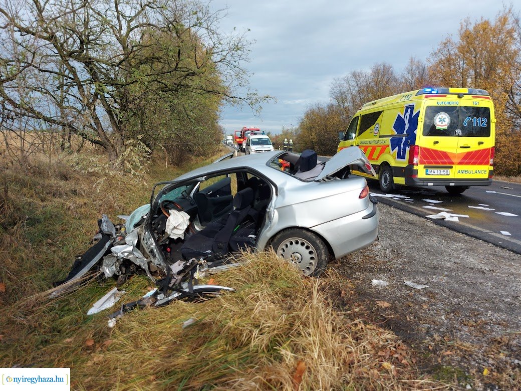 Súlyos baleset történt a 4-es főúton