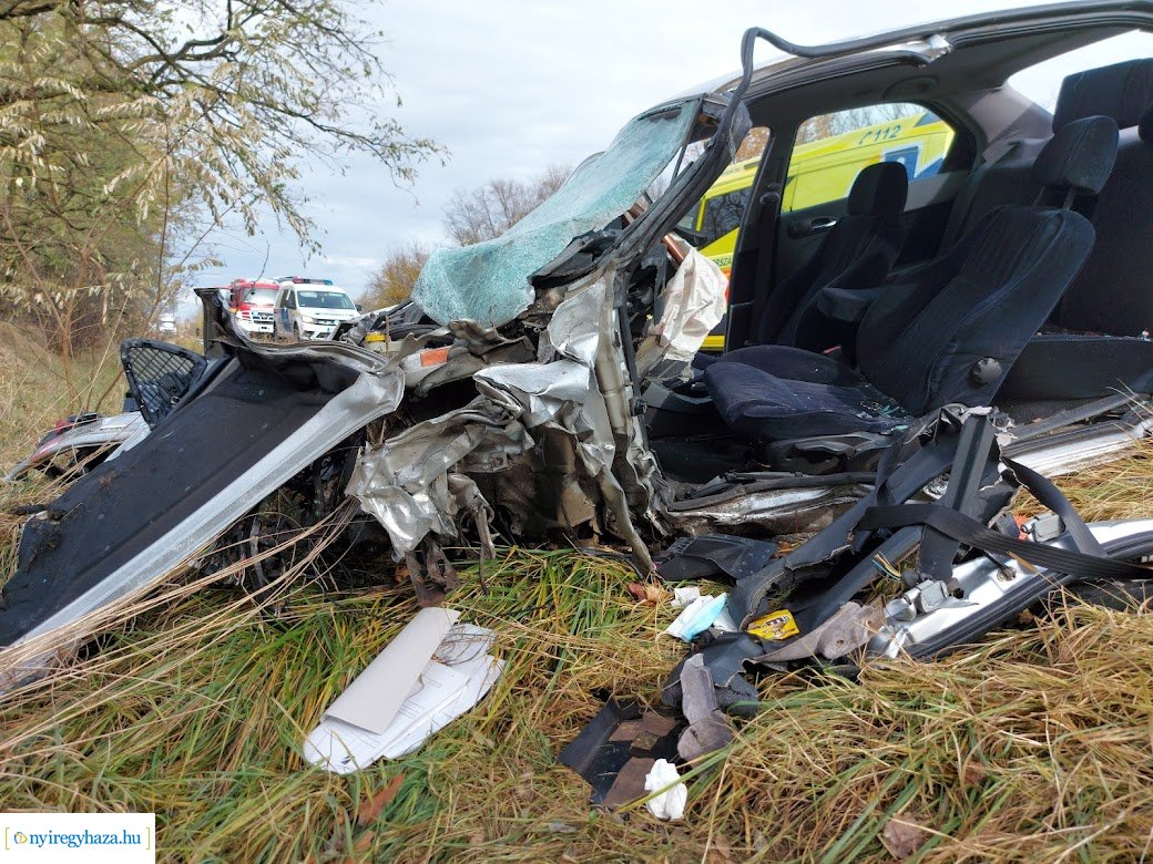 Súlyos baleset történt a 4-es főúton