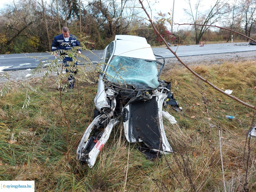 Súlyos baleset történt a 4-es főúton