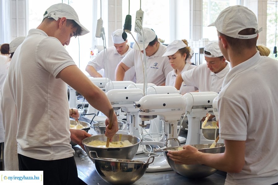 Sütik a Város Tortáját