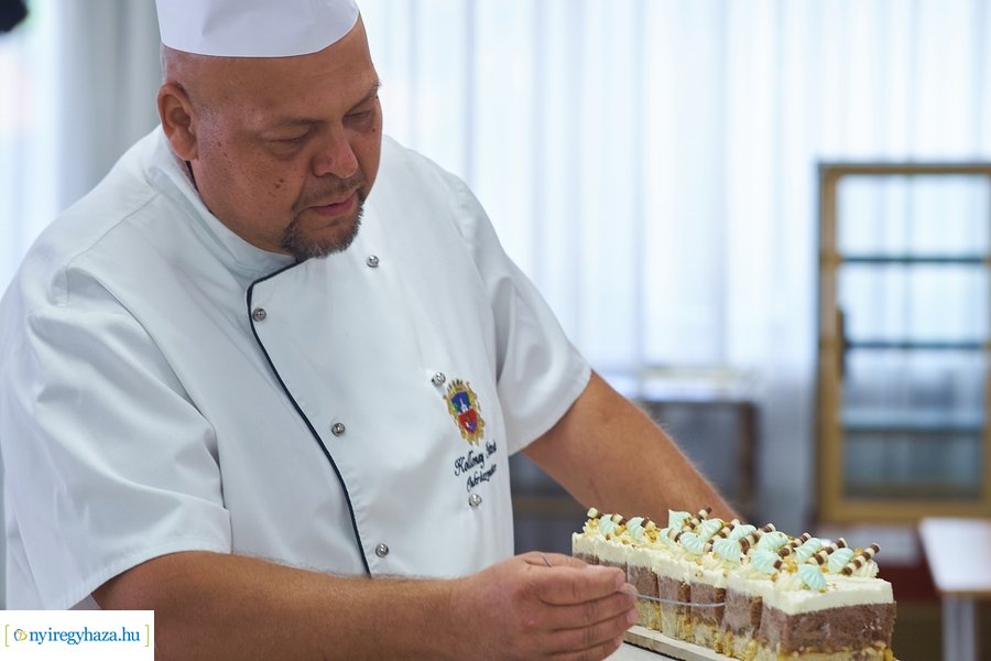 Sütik a Város Tortáját