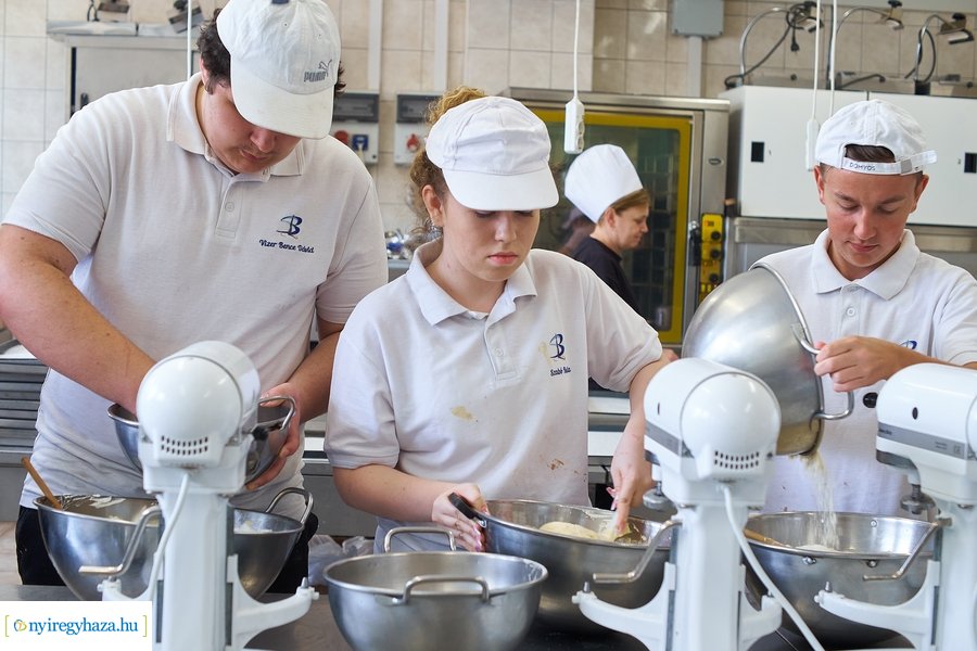 Sütik a Város Tortáját