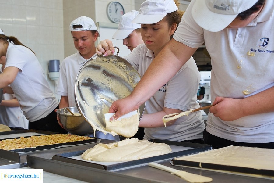 Sütik a Város Tortáját