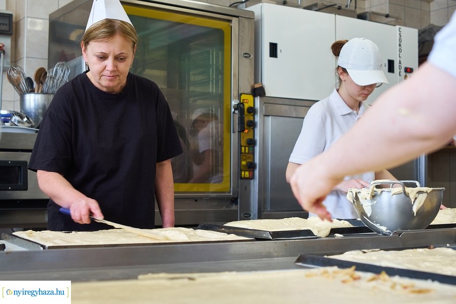 Sütik a Város Tortáját