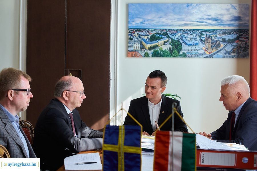 Svéd nagykövet a Városházán