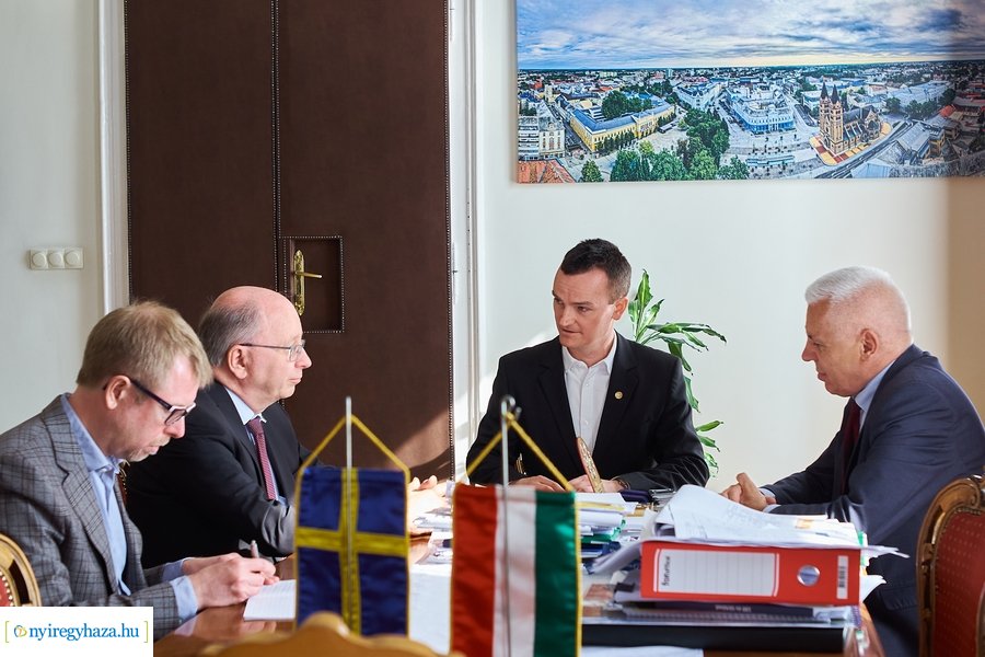 Svéd nagykövet a Városházán