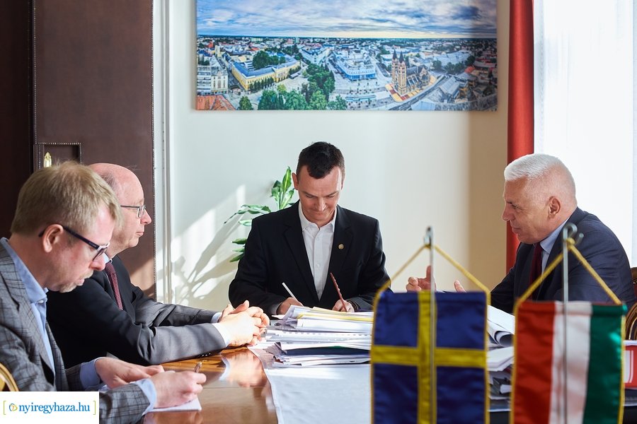 Svéd nagykövet a Városházán