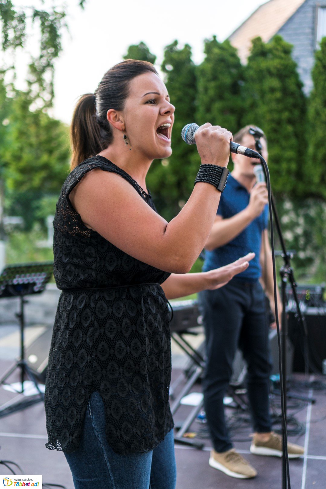 Szabadtéri koncert a Bencs Villában