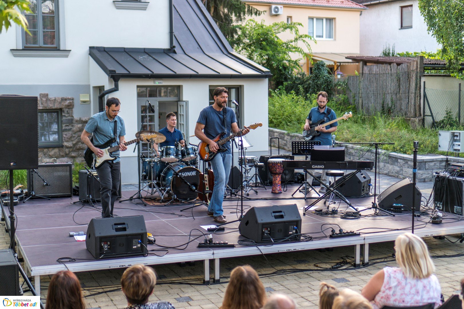 Szabadtéri koncert a Bencs Villában