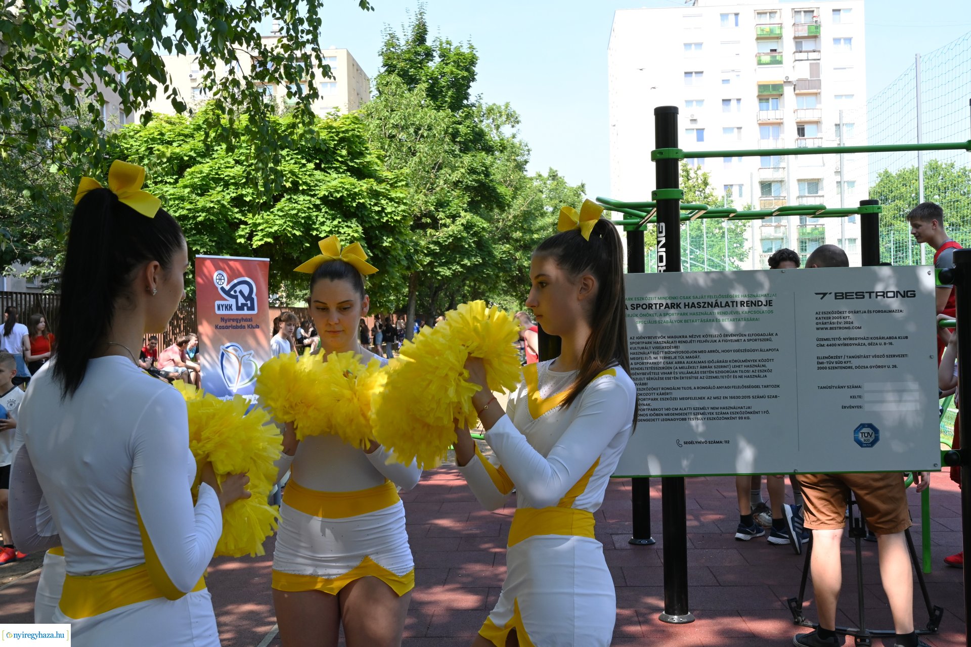 Szabadtéri kondipark és piknik a Nyíregyházi Egyetem Eötvös József Gyakorló Általános Iskola és Gimnáziumban
