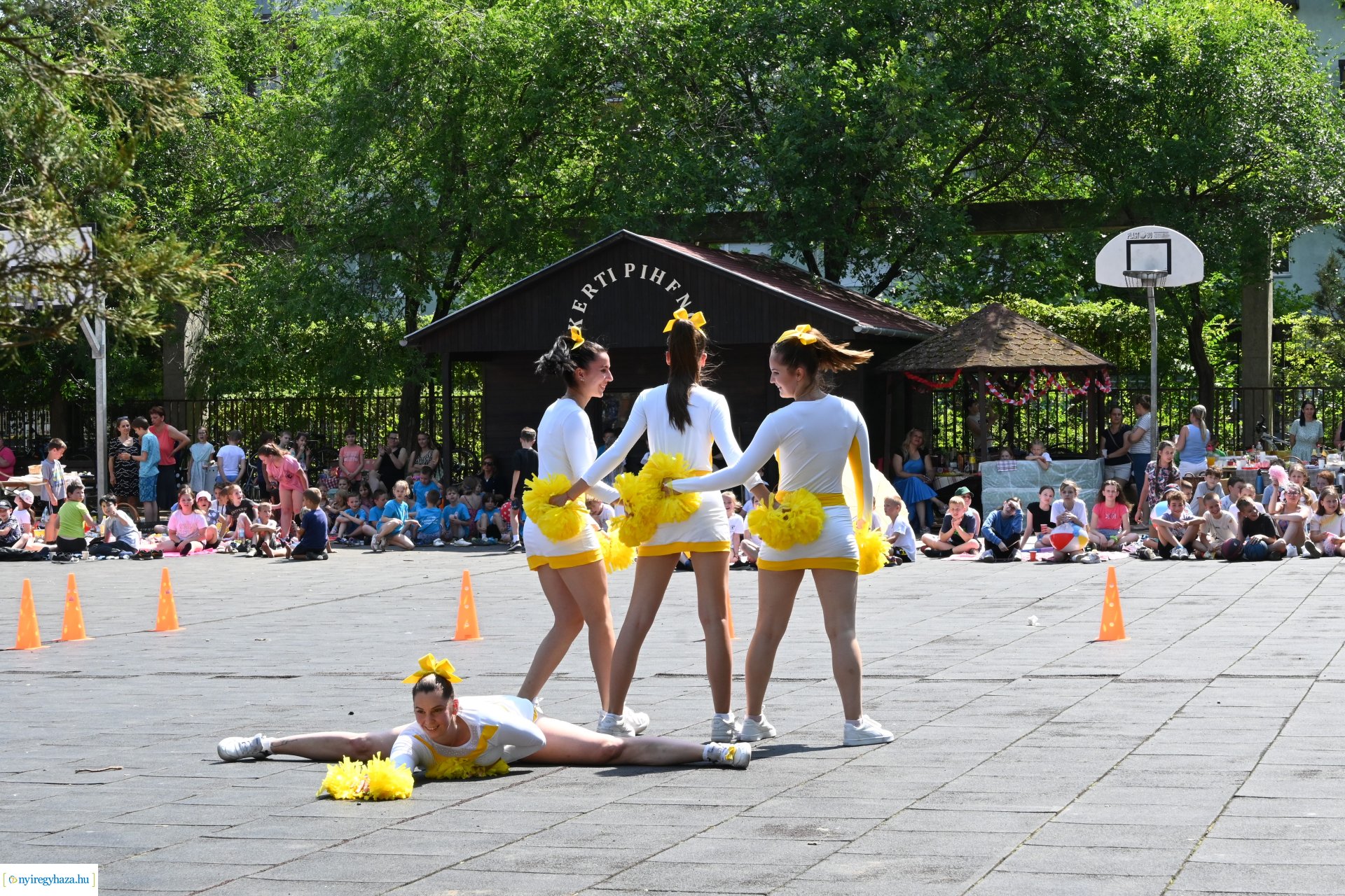 Szabadtéri kondipark és piknik a Nyíregyházi Egyetem Eötvös József Gyakorló Általános Iskola és Gimnáziumban