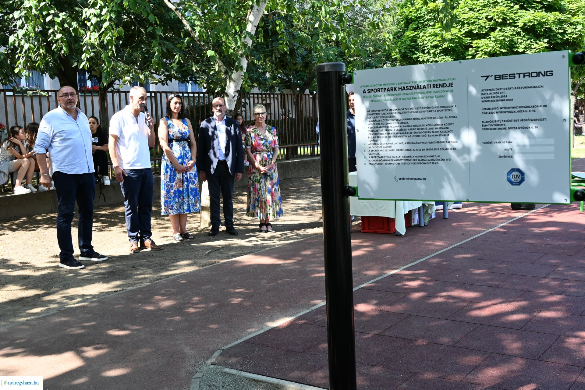 Szabadtéri kondipark és piknik a Nyíregyházi Egyetem Eötvös József Gyakorló Általános Iskola és Gimnáziumban