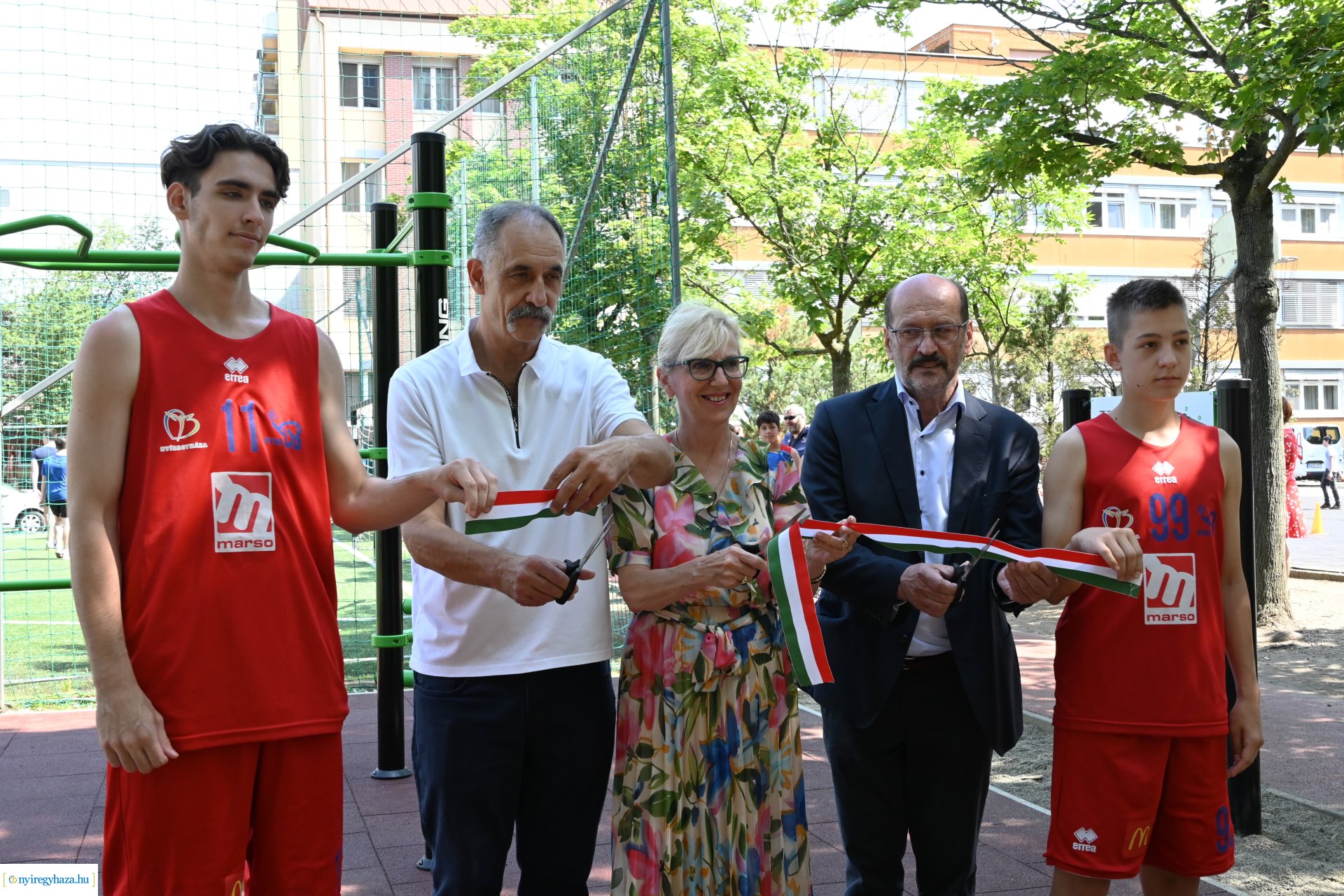 Szabadtéri kondipark és piknik a Nyíregyházi Egyetem Eötvös József Gyakorló Általános Iskola és Gimnáziumban