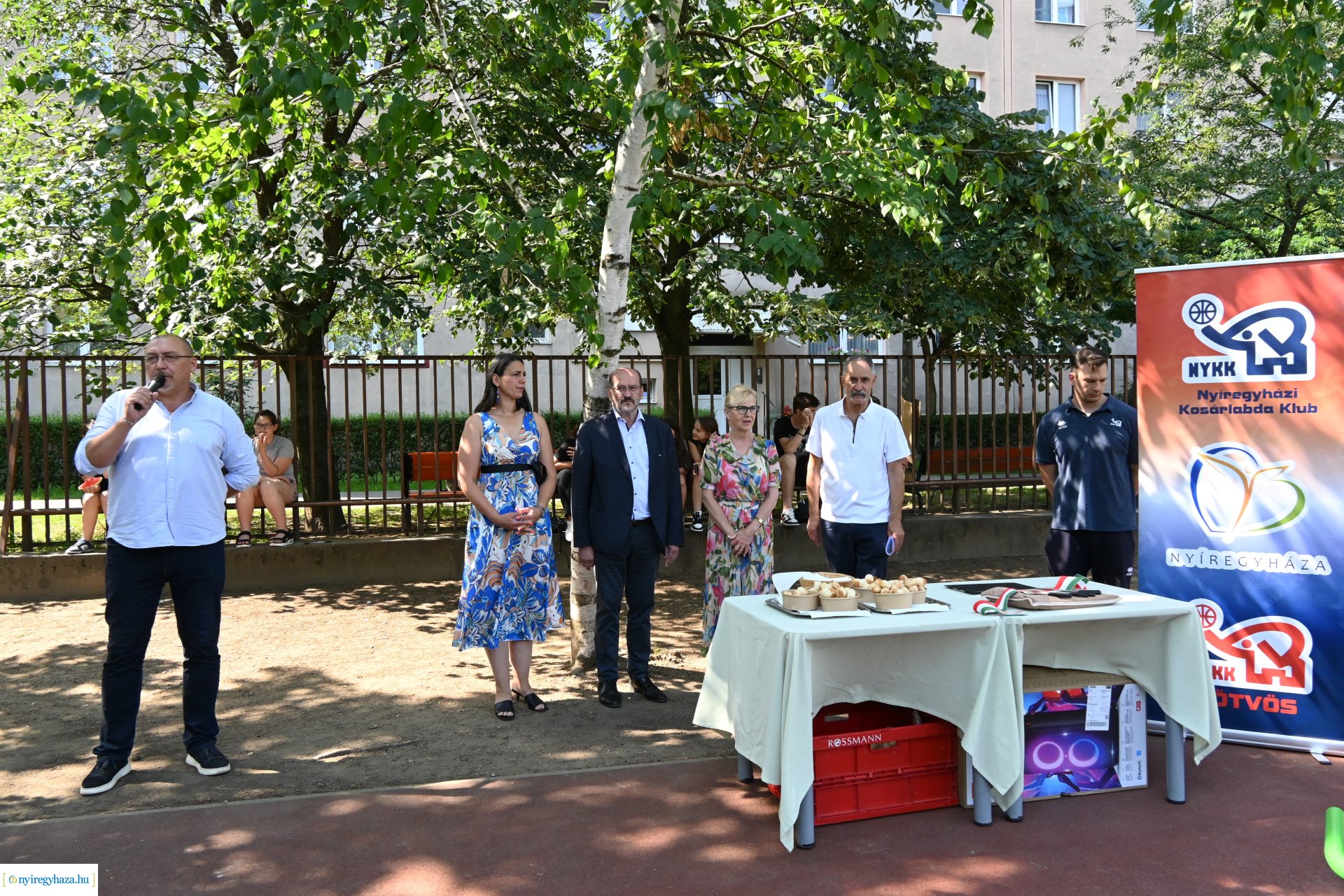 Szabadtéri kondipark és piknik a Nyíregyházi Egyetem Eötvös József Gyakorló Általános Iskola és Gimnáziumban