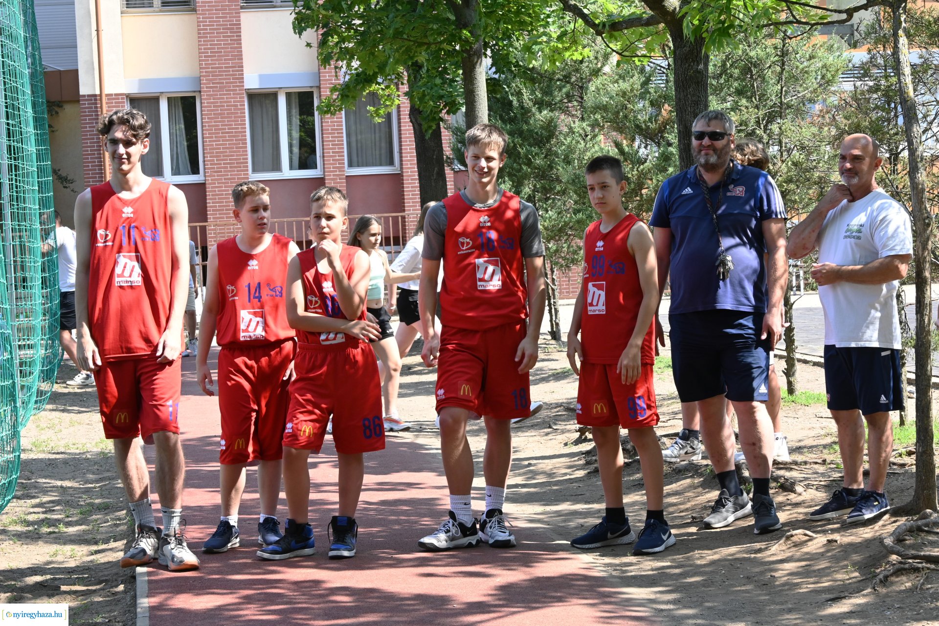 Szabadtéri kondipark és piknik a Nyíregyházi Egyetem Eötvös József Gyakorló Általános Iskola és Gimnáziumban