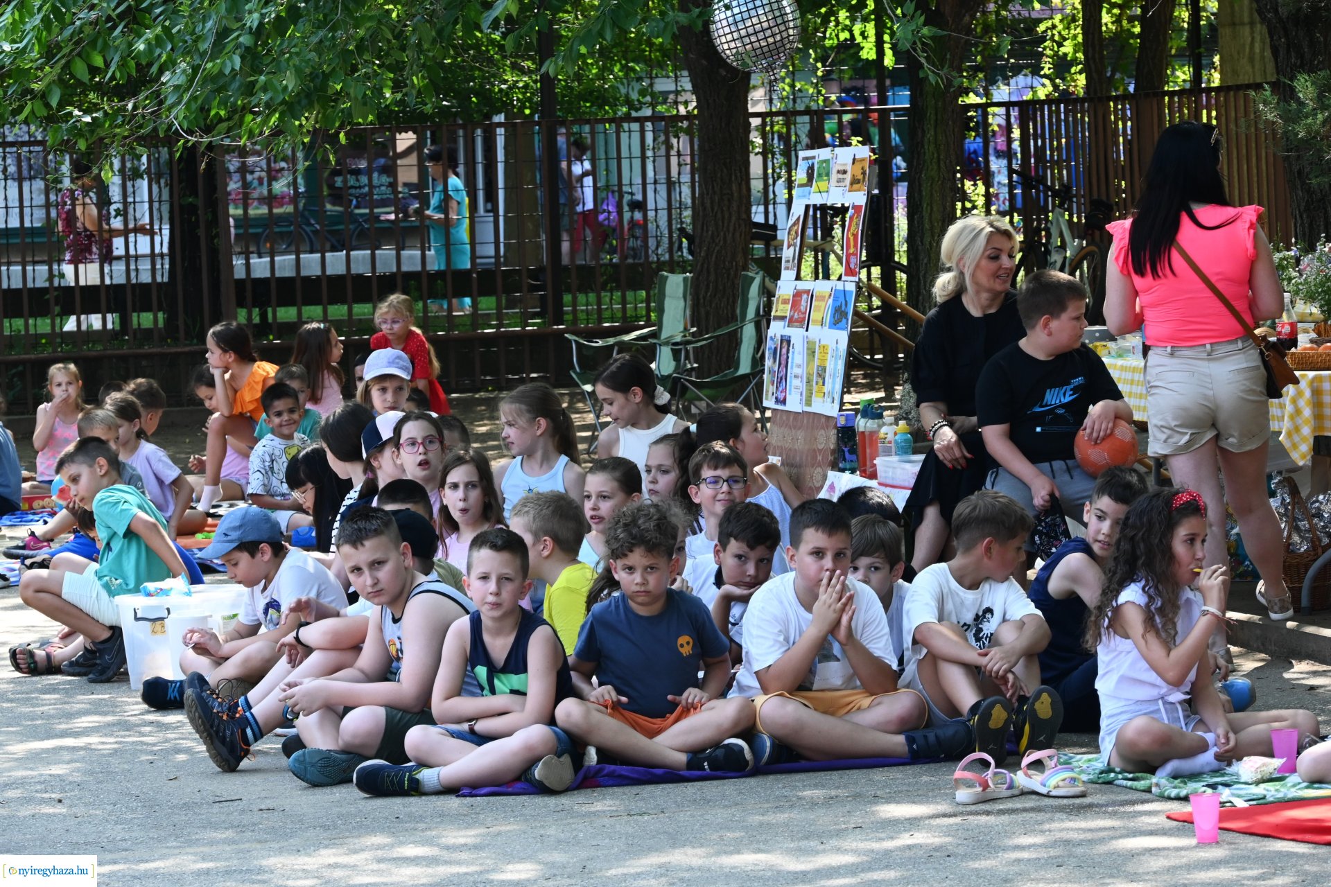 Szabadtéri kondipark és piknik a Nyíregyházi Egyetem Eötvös József Gyakorló Általános Iskola és Gimnáziumban