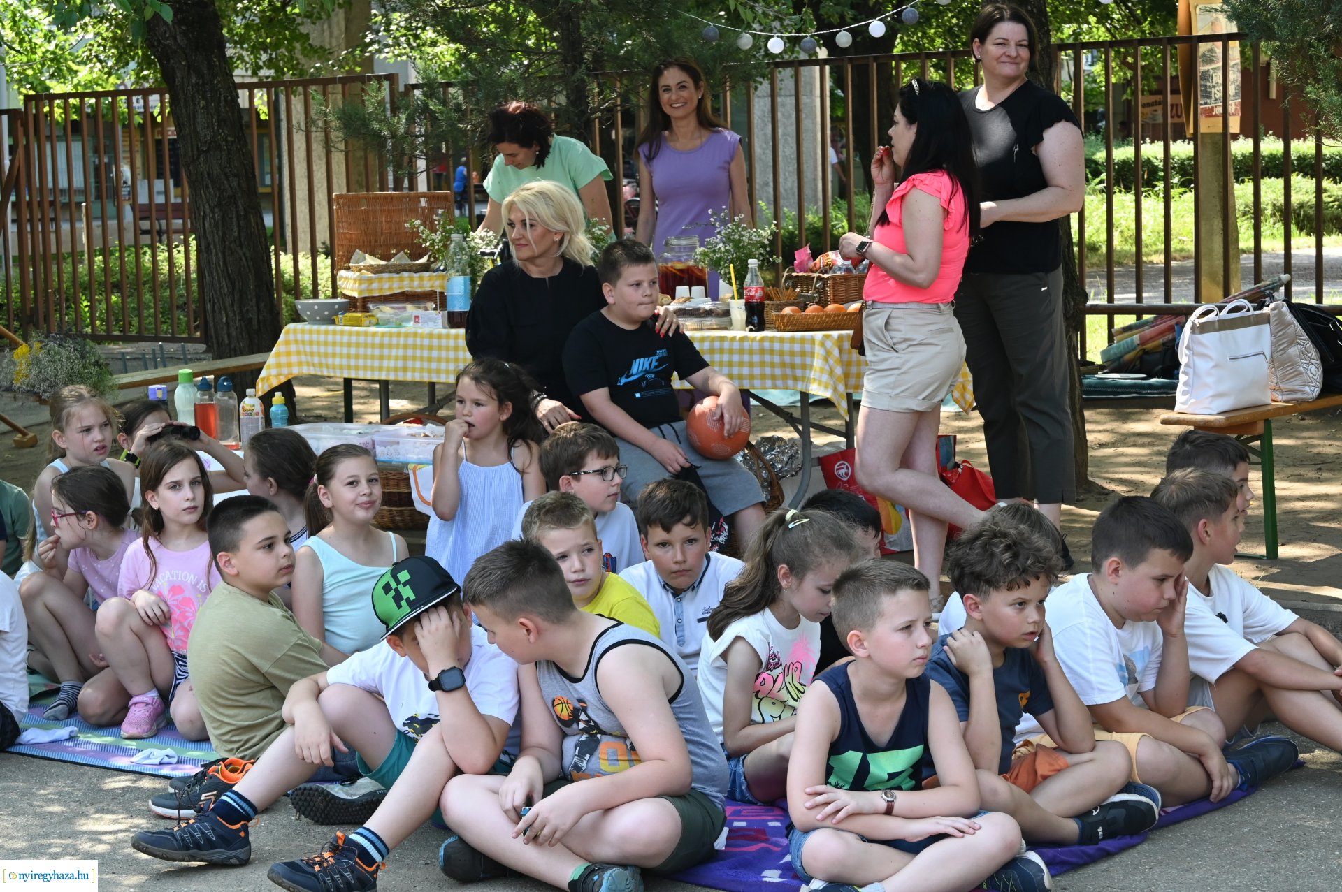 Szabadtéri kondipark és piknik a Nyíregyházi Egyetem Eötvös József Gyakorló Általános Iskola és Gimnáziumban