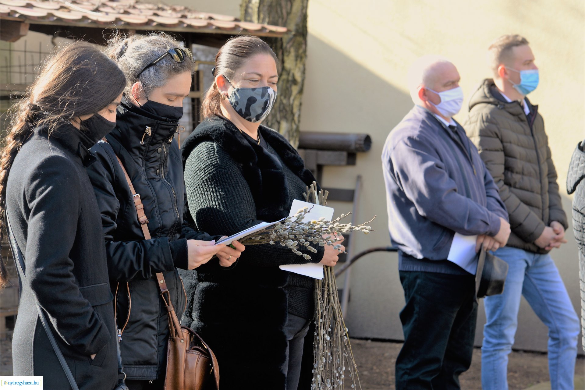 Szabadtéri Szentmise Virágvasárnap a Magyarok Nagyasszonya plébánia udvarán