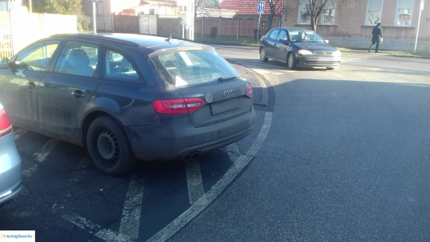 Szabálytalan parkolás a Nagyvárad utcán