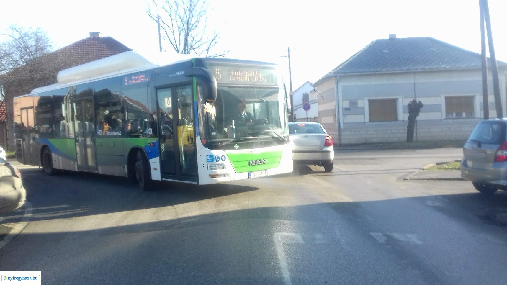 Szabálytalan parkolás a Nagyvárad utcán