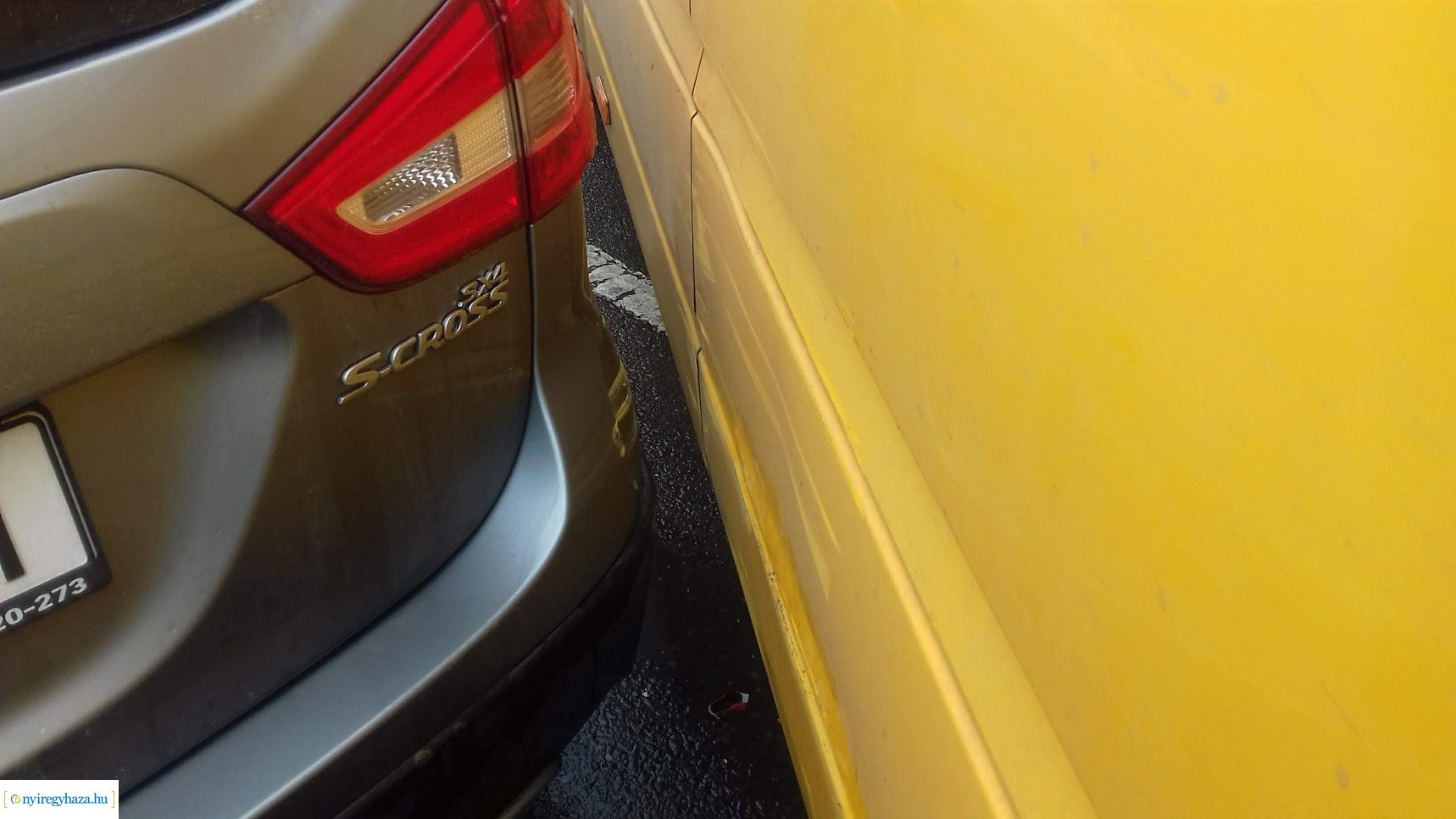 Szabálytalan sávváltás miatt ütköztek