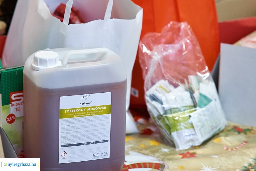 Szabolcs Néptáncegyüttes adománygyűjése