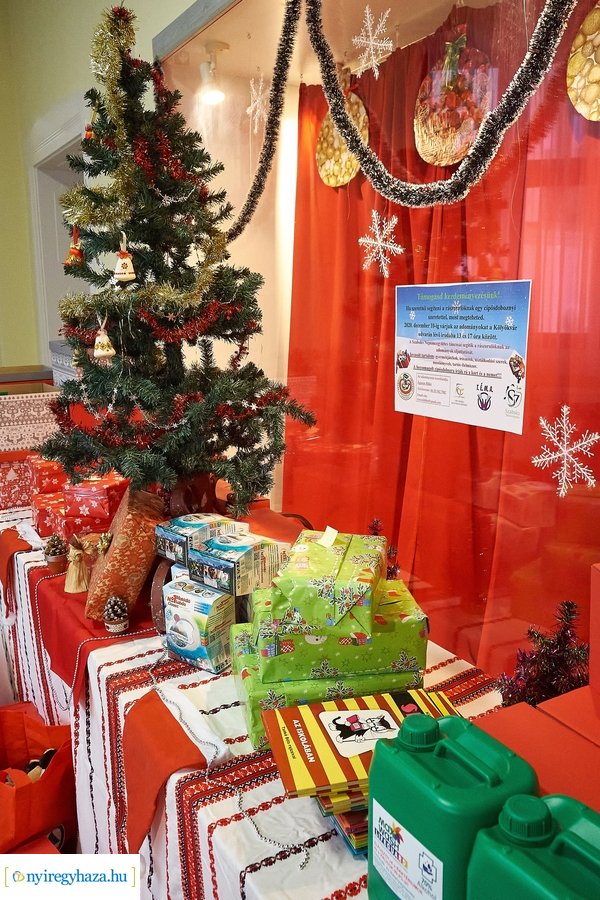 Szabolcs Néptáncegyüttes adománygyűjése