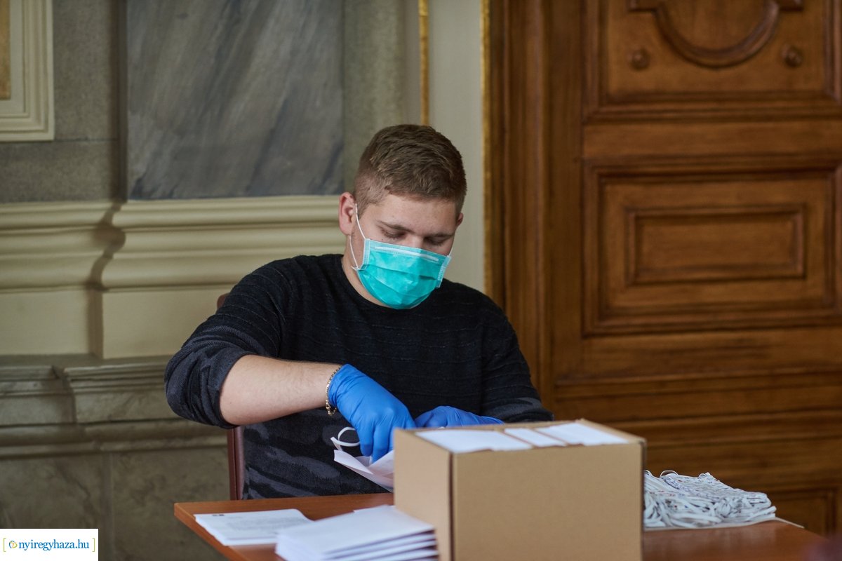 Szájmaszkok 65 év felettieknek