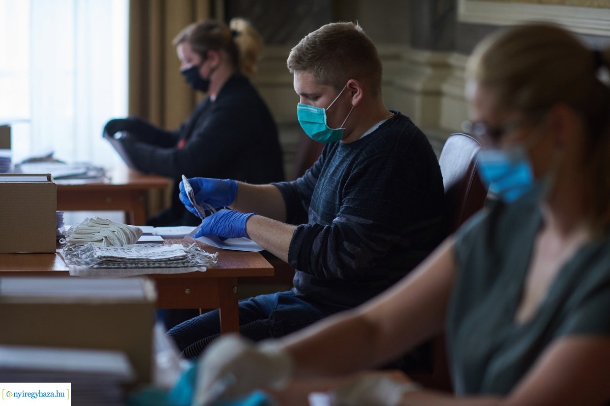 Szájmaszkok 65 év felettieknek