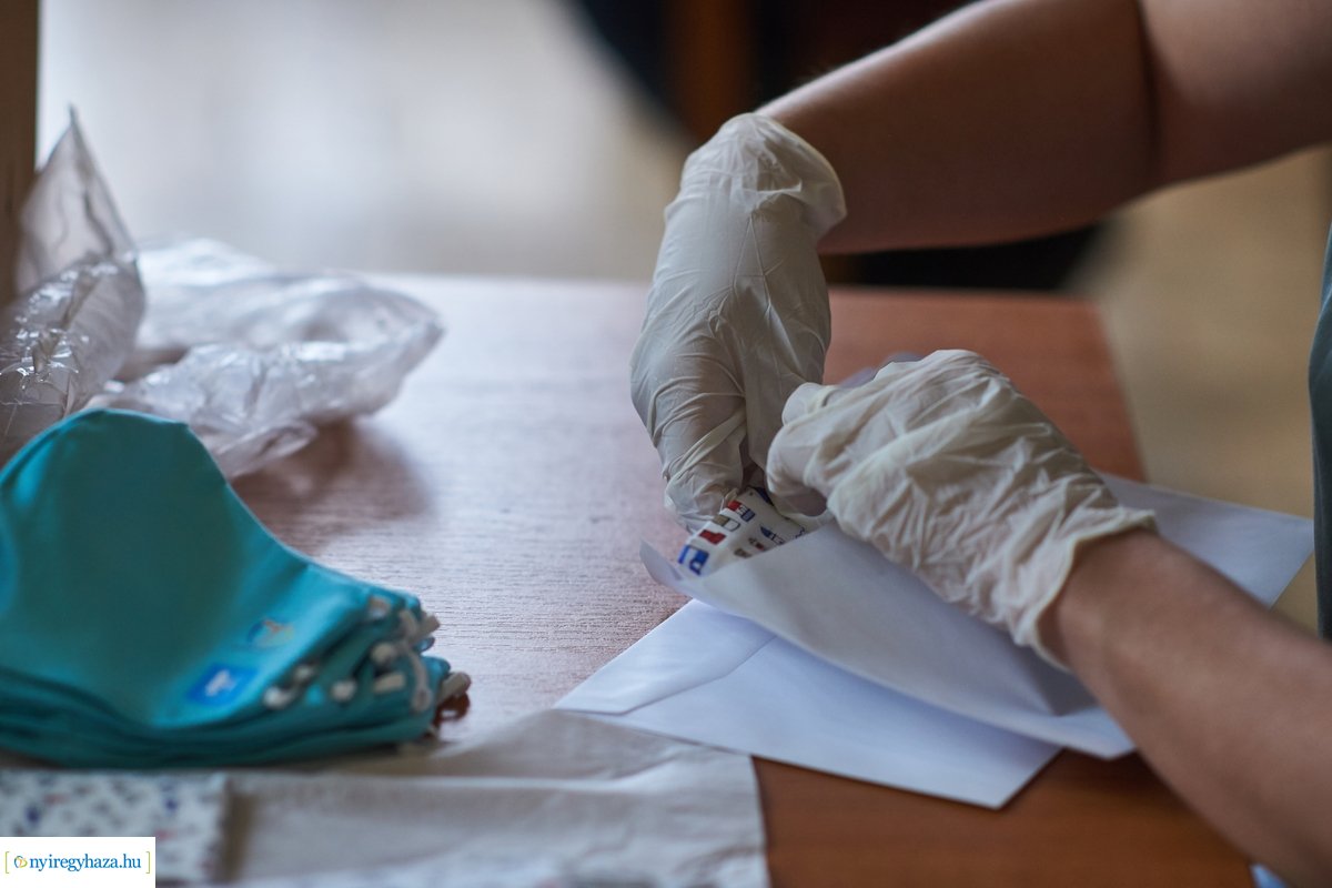 Szájmaszkok 65 év felettieknek