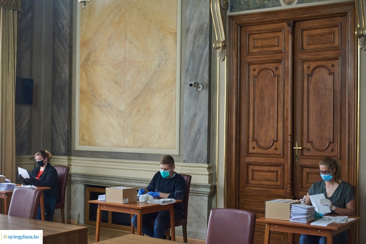 Szájmaszkok 65 év felettieknek