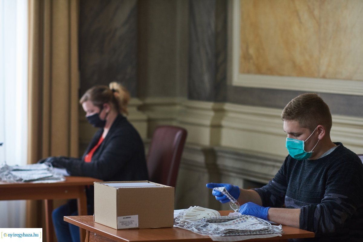 Szájmaszkok 65 év felettieknek