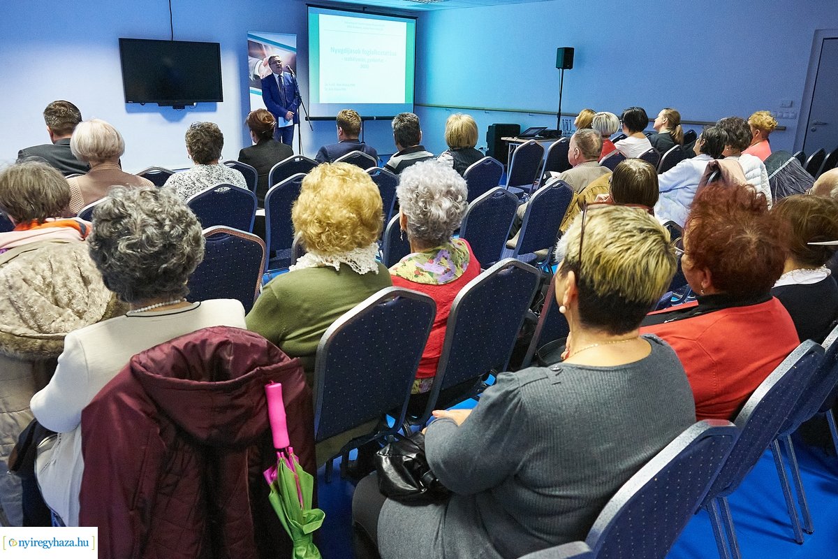 Szakmai fórum a nyugdíjas foglalkoztatás előnyeiről