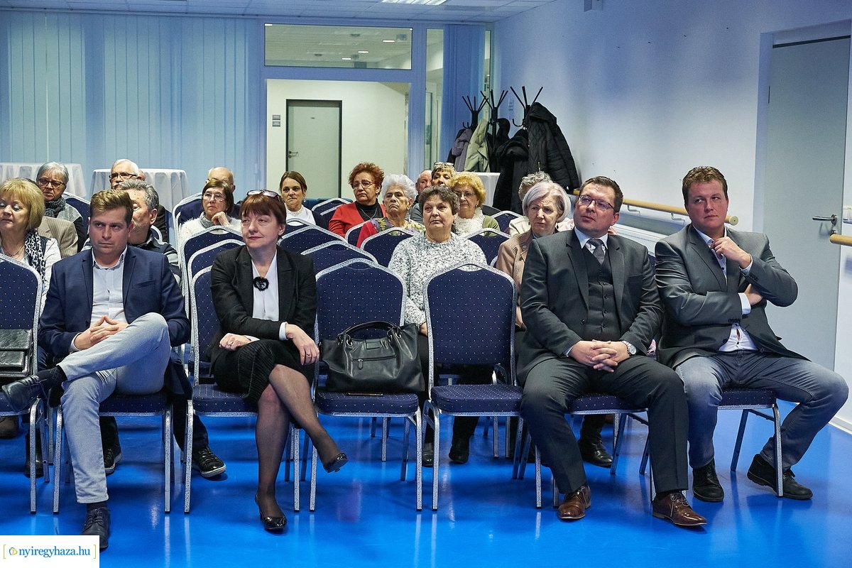 Szakmai fórum a nyugdíjas foglalkoztatás előnyeiről