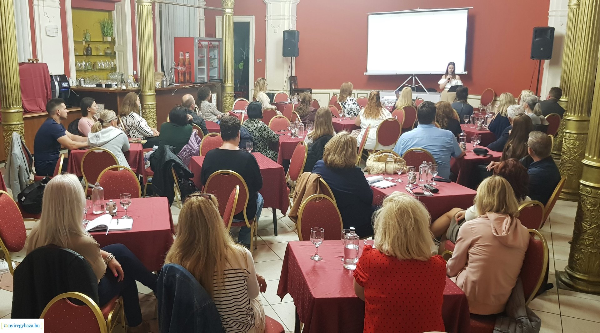 Szakmai párbeszéd az ifjúságról